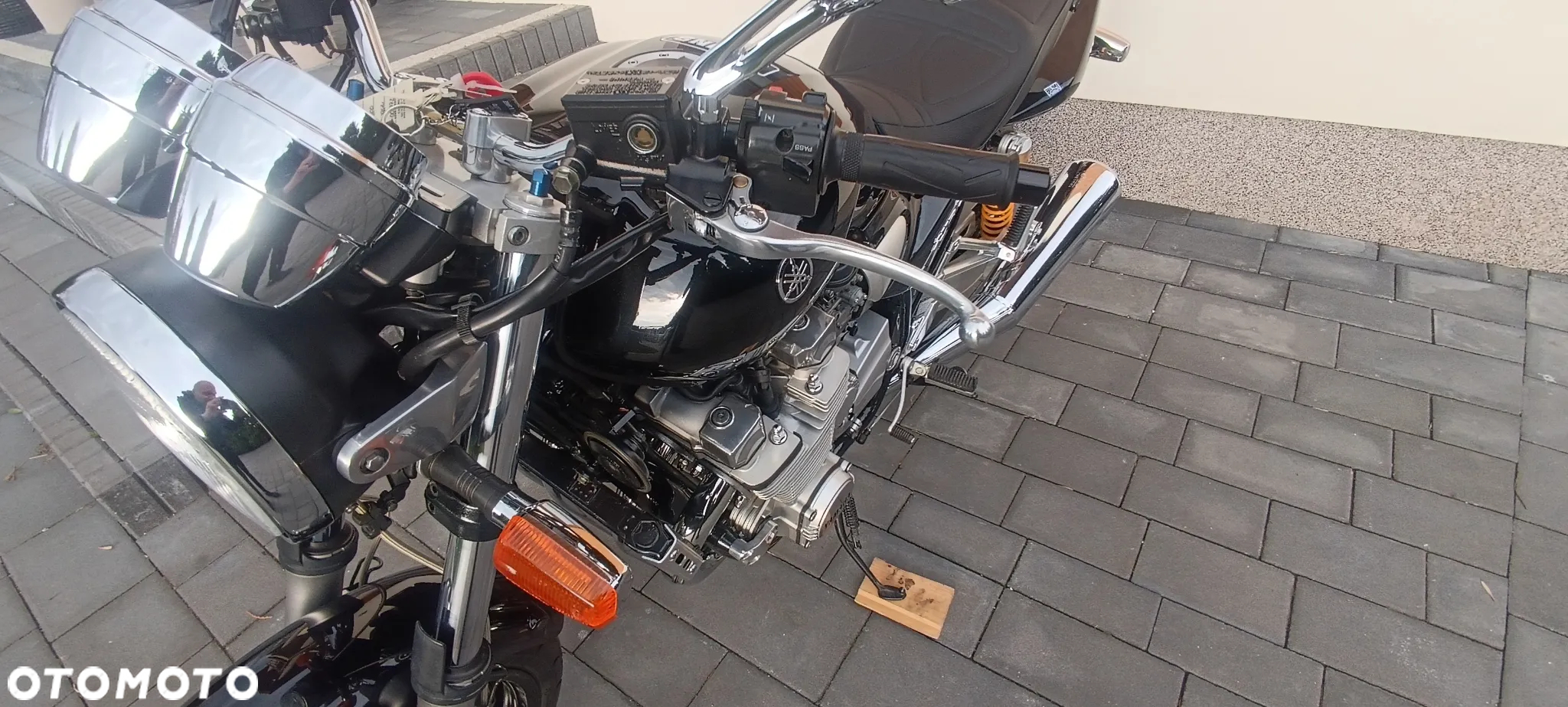 Yamaha XJR - 16