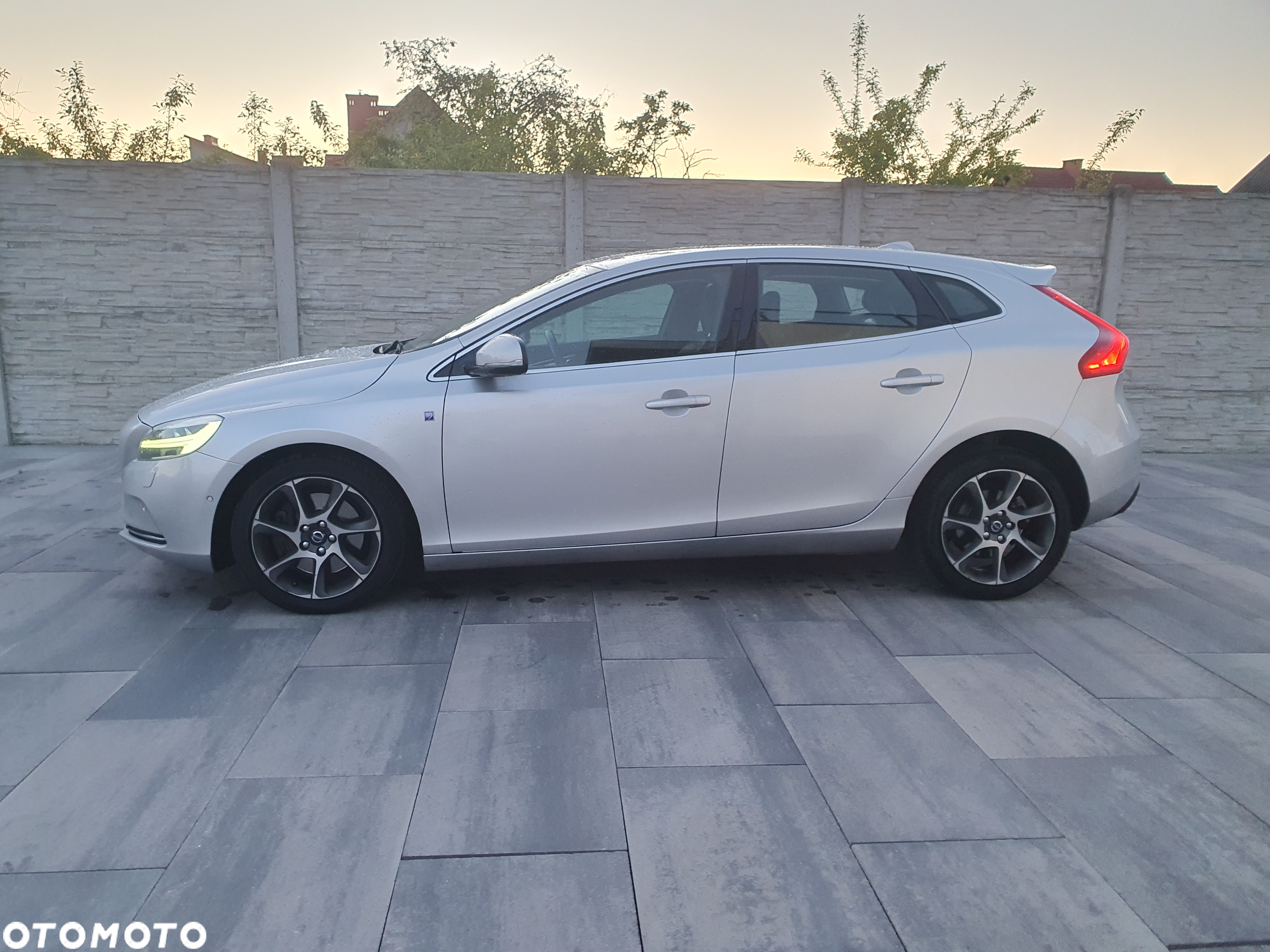Volvo V40 D4 Drive-E Ocean Race - 3