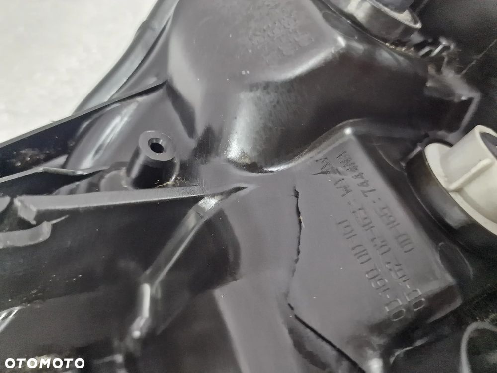 TOYOTA YARIS III 3 LIFT 14- PRAWA LAMPA PRZEDNIA PRZÓD SOCZEWKA , NR KOITO 0D-160 , NR AUKCJI LA276 - 23
