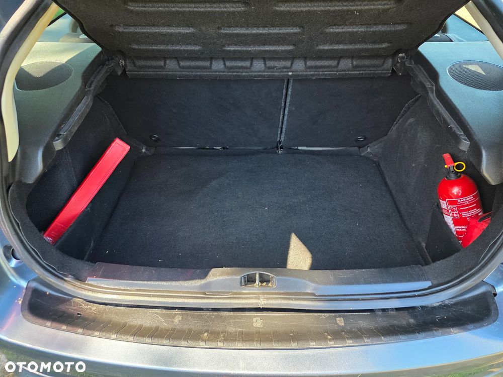 Citroën C4 1.4 16V VTR - 8