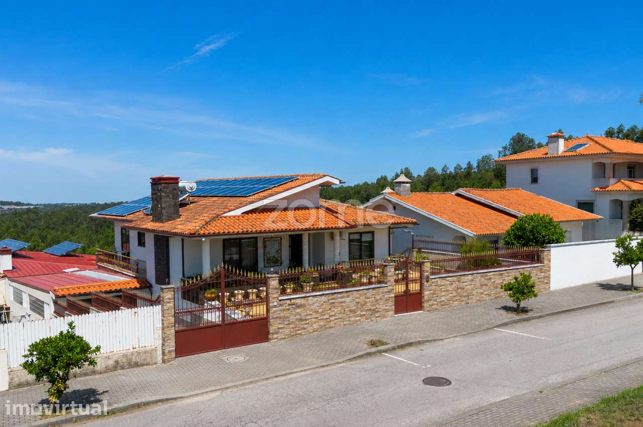 Moradia T3| 1.075m² de Terreno | Ideal para Projeto Multi-Habitacio... - Grande imagem: 2/60