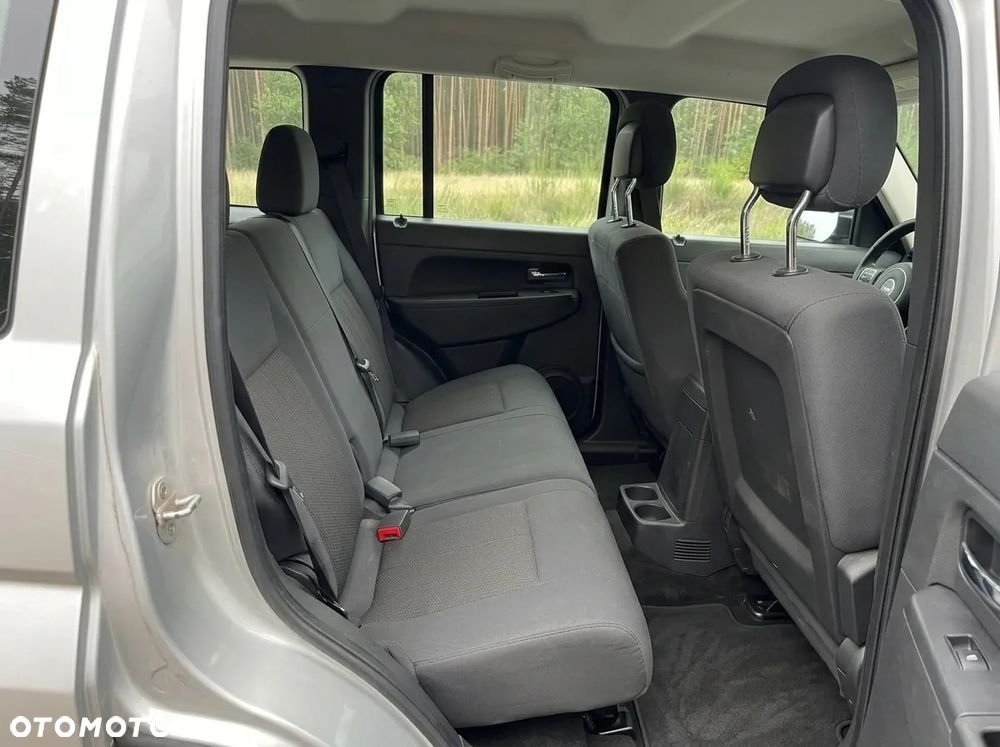 Jeep Liberty 3.7 4x4 - 11