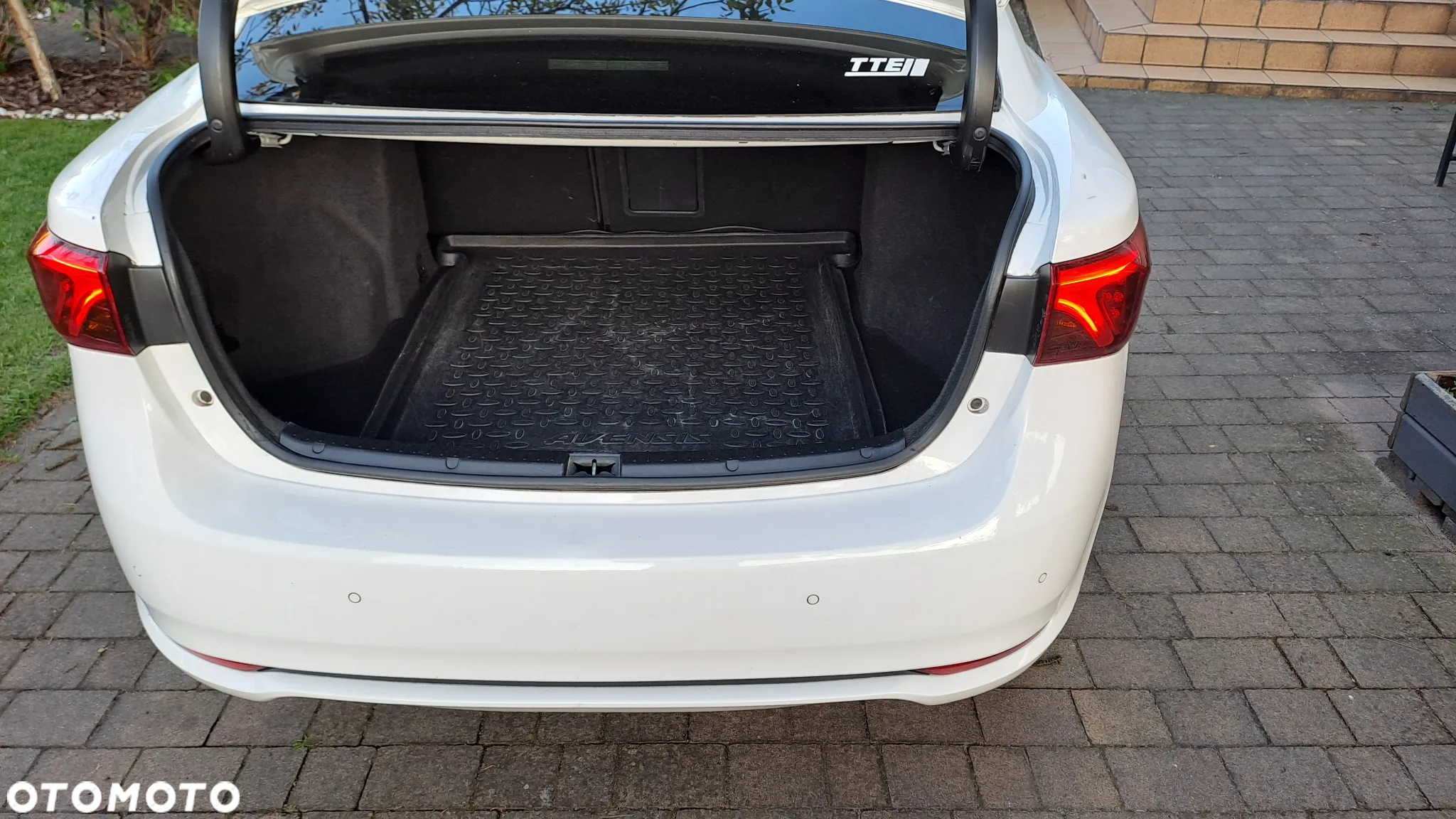 Toyota Avensis 2.0 D-4D Prestige - 16