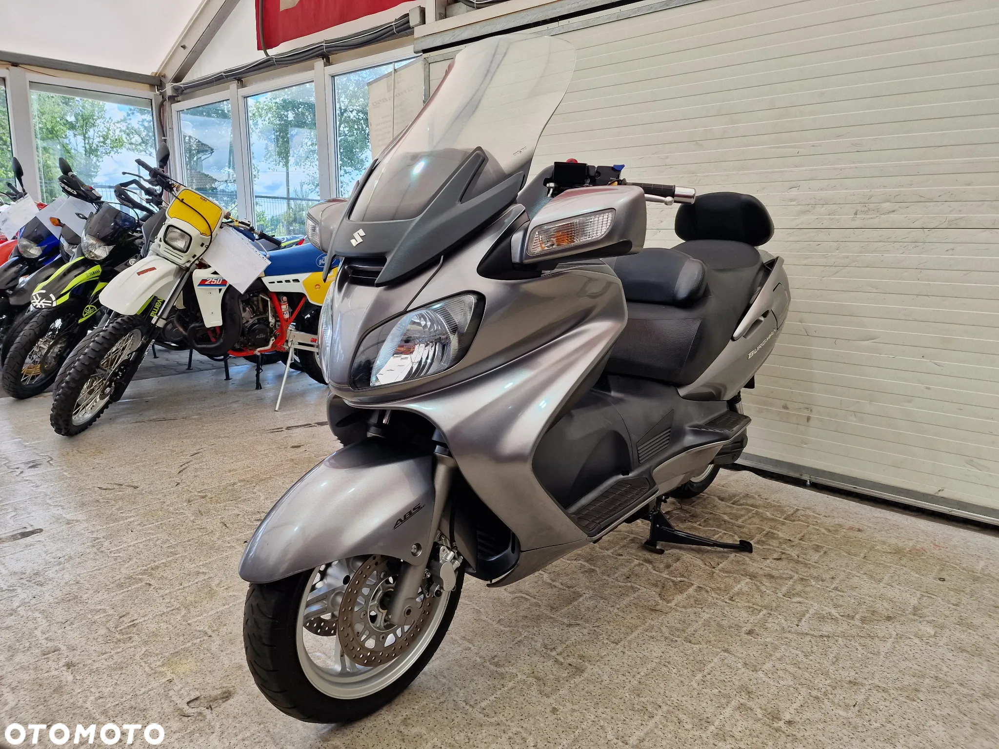 Suzuki Burgman - 22