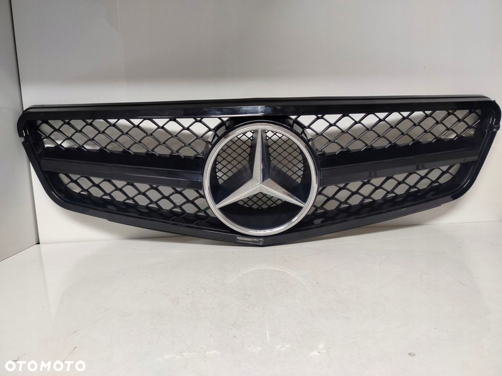 mercedes w207 09r- grill atrapa chłodnicy a2078880260 - 1