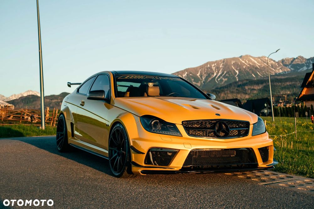 Mercedes-Benz Klasa C 63 AMG - 5