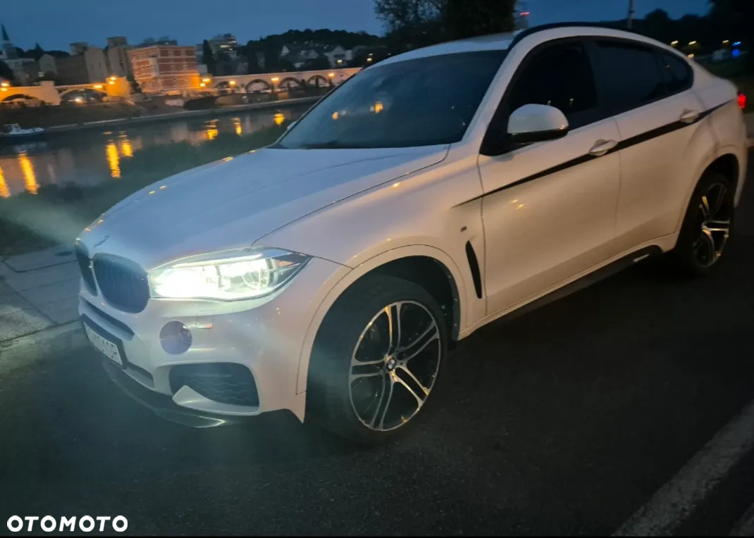 BMW X6 xDrive40d - 9