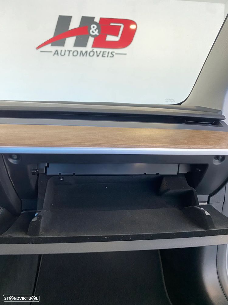 Tesla Model 3 Long Range Tração Traseira - 44