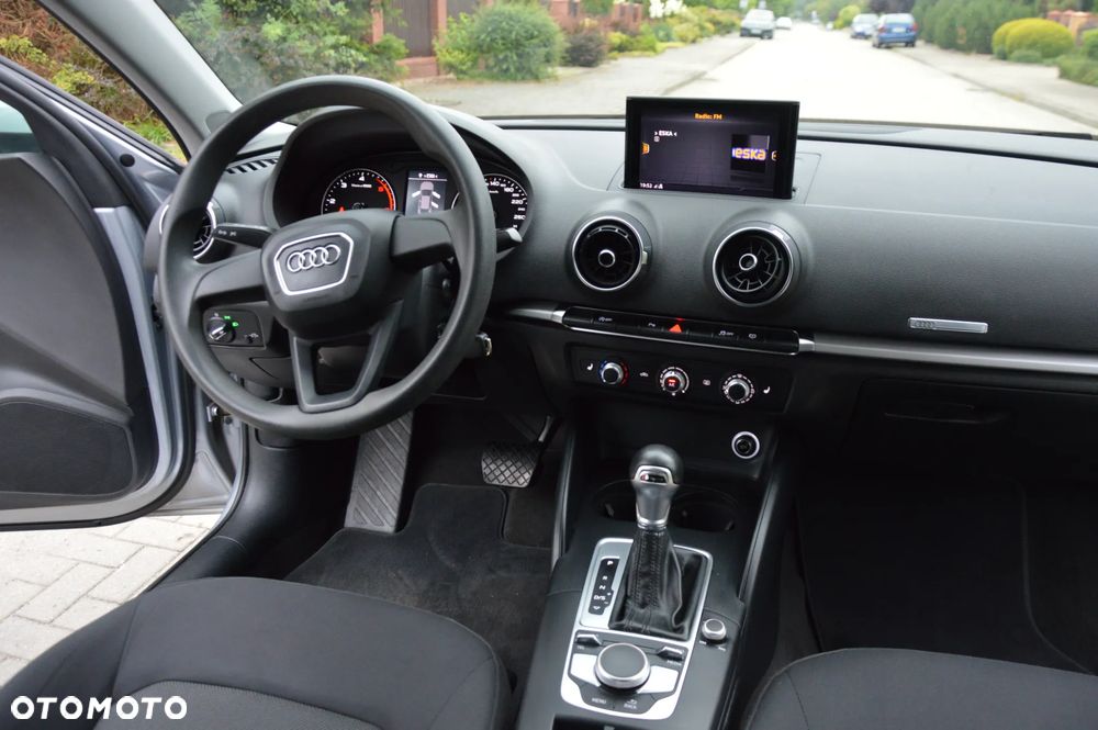 Audi A3 Limousine 2.0 TDI S tronic sport - 17