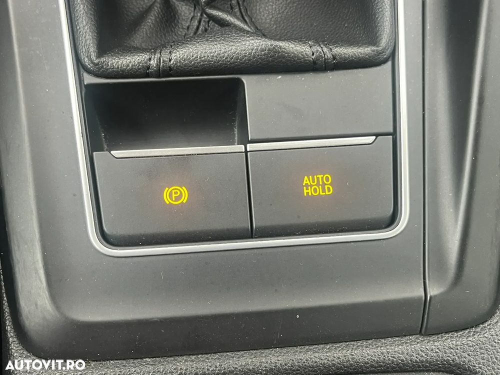 Volkswagen Golf - 25