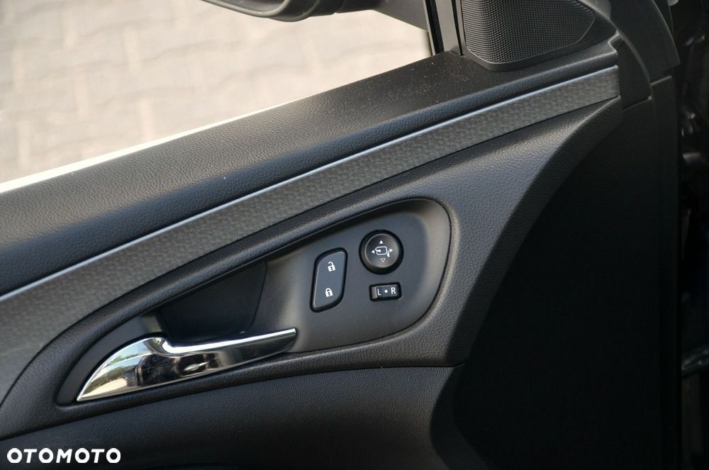 Opel Insignia - 15