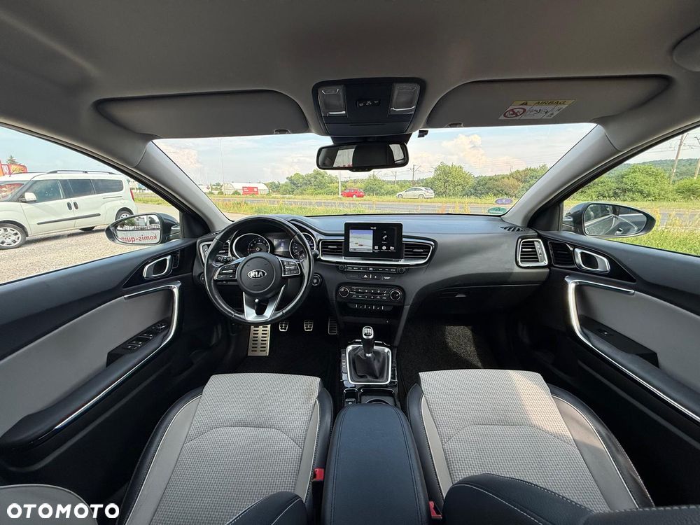 Kia Ceed - 14