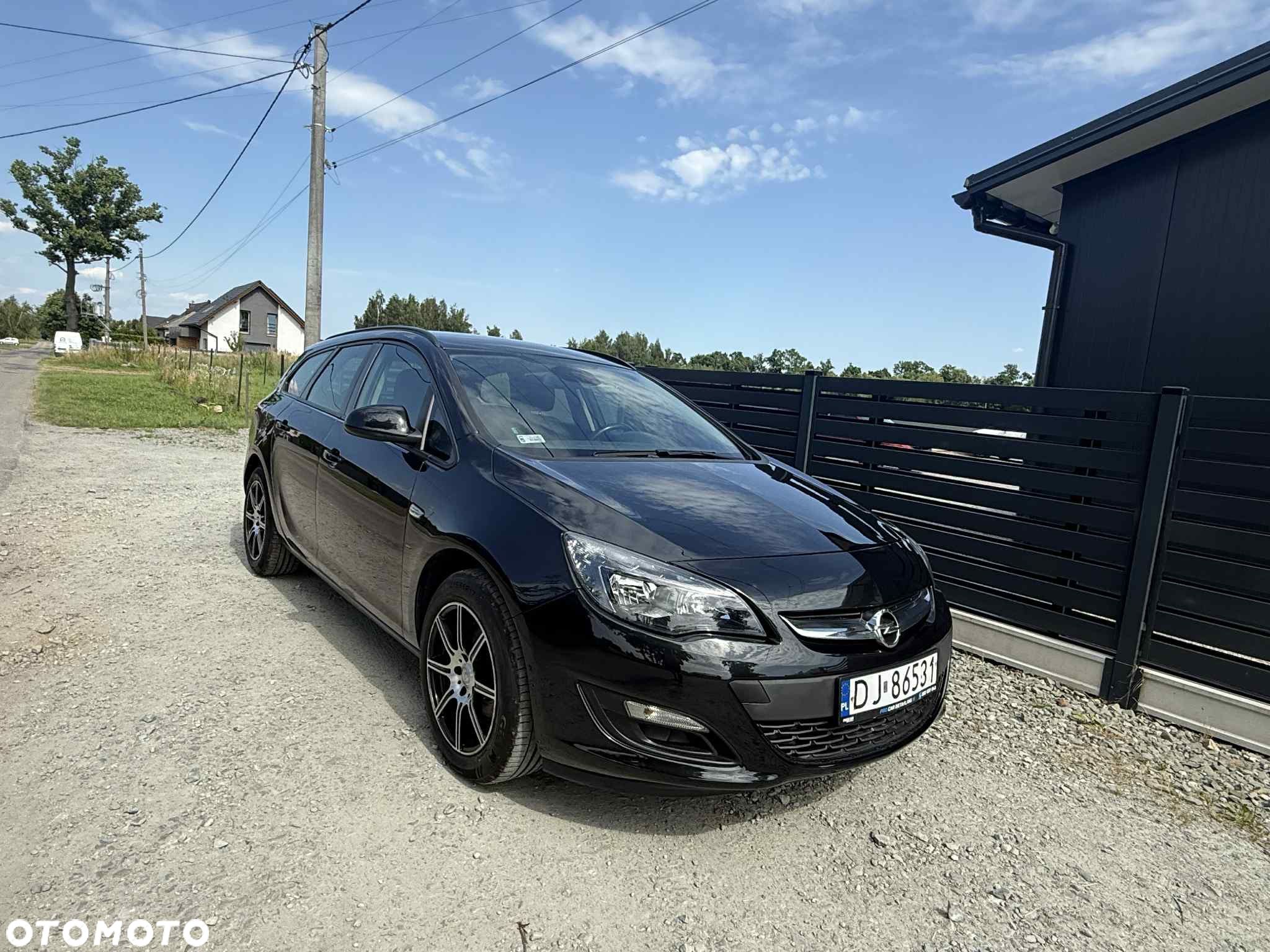 Opel Astra IV 1.6 CDTI Cosmo - 1