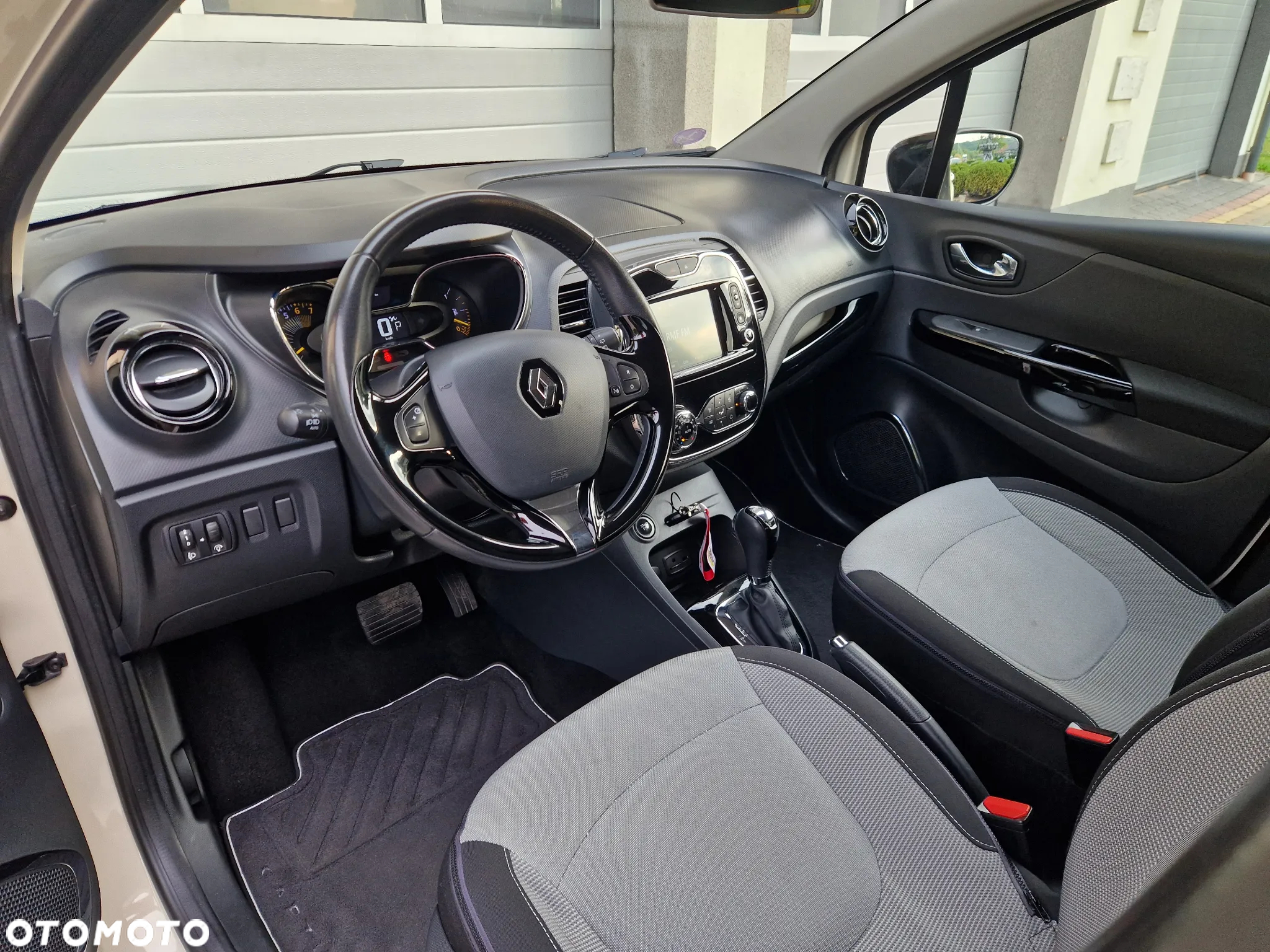 Renault Captur 1.2 TCe Intens EDC - 19