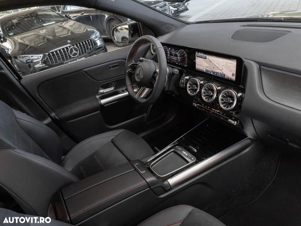Mercedes-Benz GLA 180 7G-DCT AMG Line Advanced Plus - 11