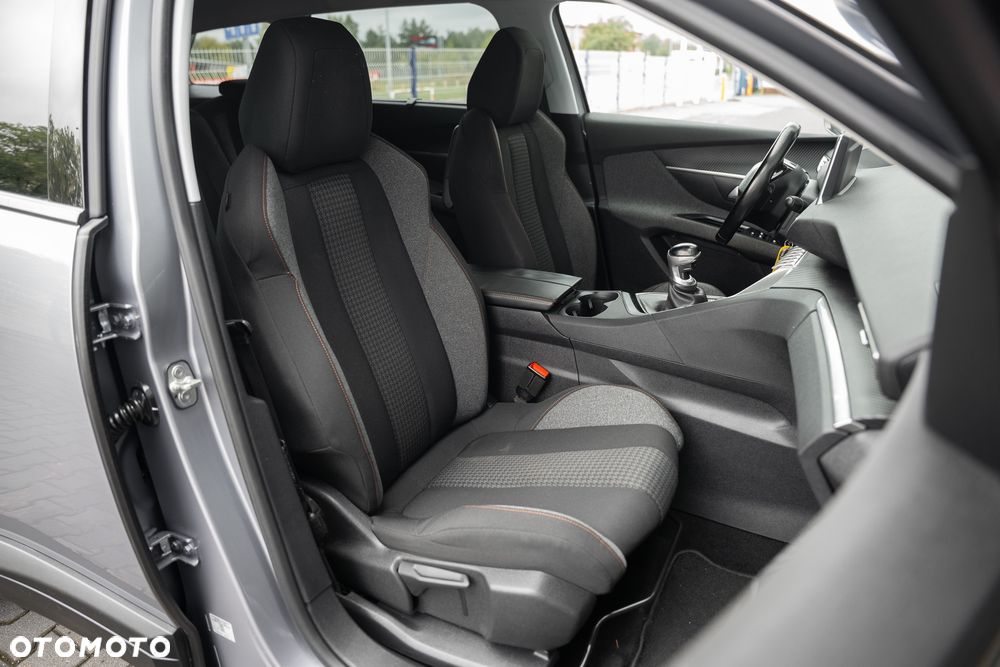 Peugeot 5008 BlueHDi 130 Active - 26