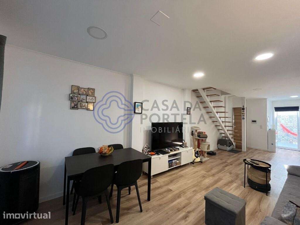 Moradia na Quinta Das Pedras Renovada, com 2 quartos e 2 casas de banh - Grande imagem: 2/31