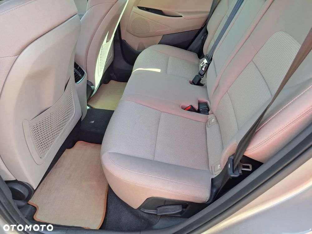 Hyundai Tucson 1.7 CRDI BlueDrive Comfort 2WD - 17