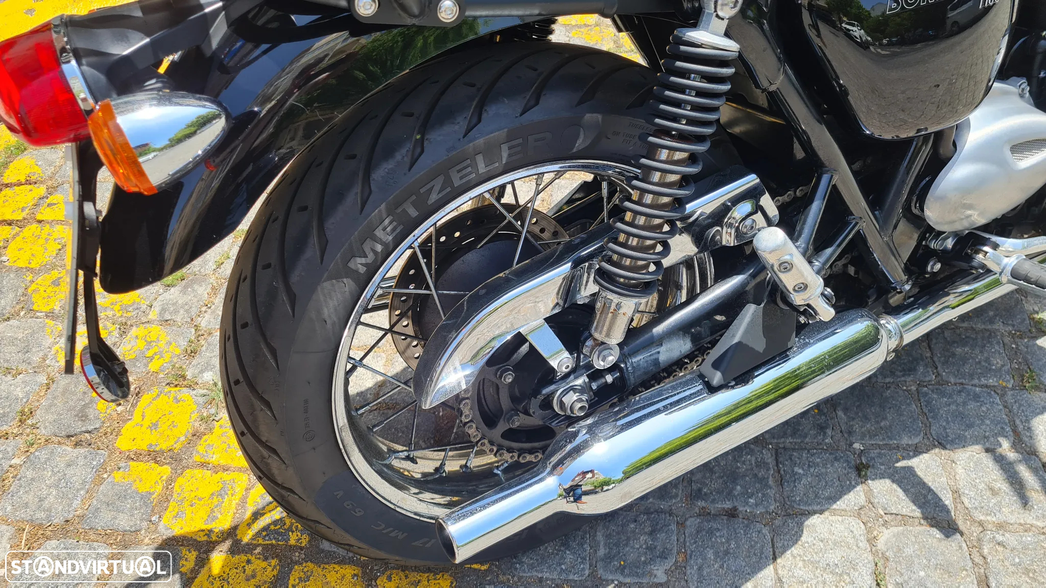 Triumph Bonneville T 100 - 3
