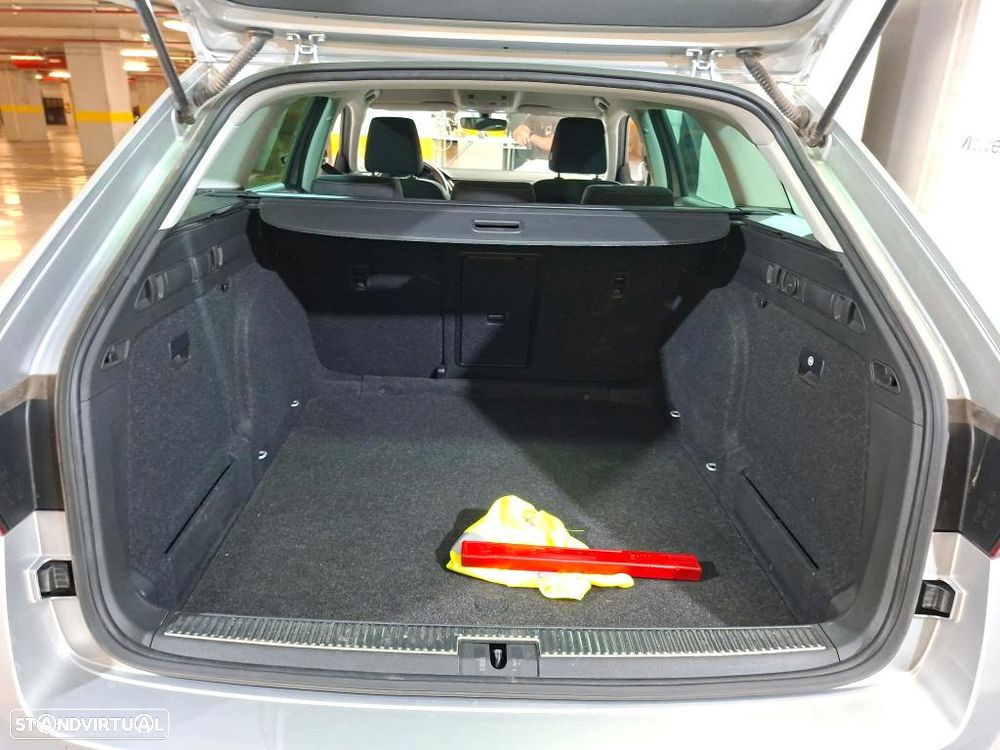 Skoda Superb Break 2.0 TDI Ambition DSG - 9