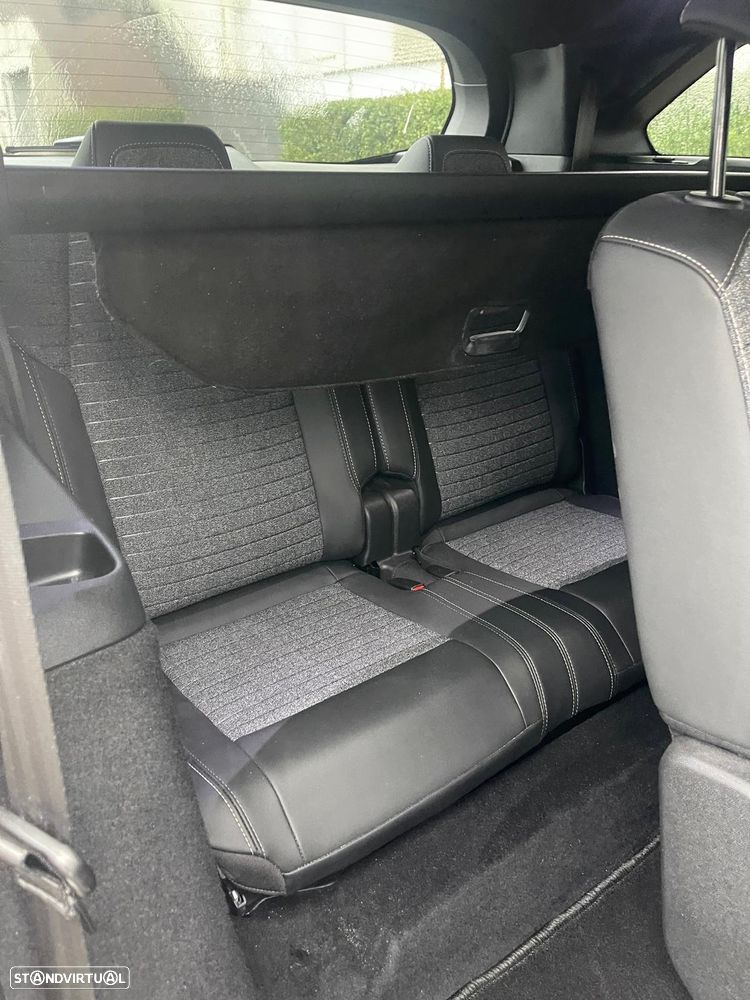 Peugeot 5008 Hybrid 145 e-DSC6 Allure - 17