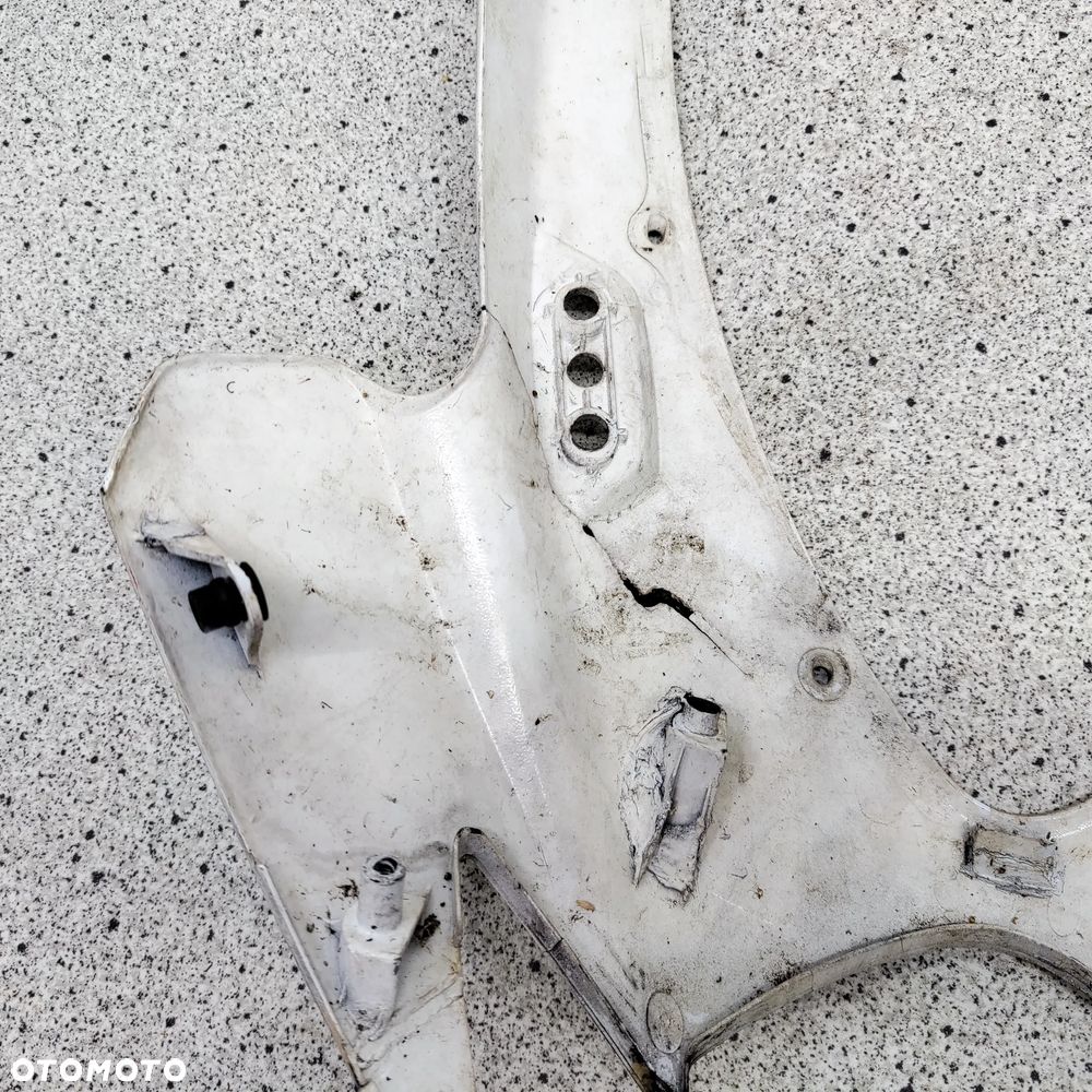 Czacha, czasza, owiewka przód, osłona lampy Suzuki GSX-R 600 750 GSXR 600 750 K6 K7 - 13