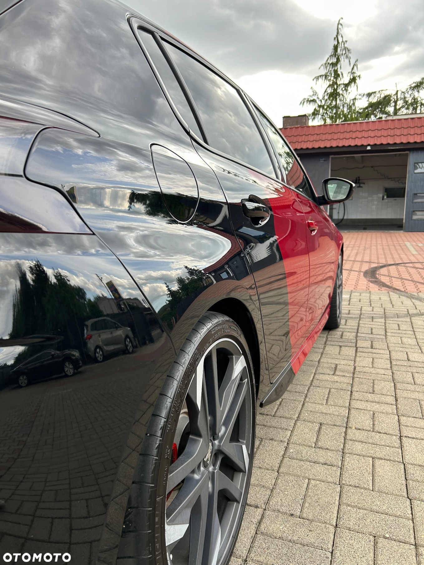 Peugeot 308 1.6 e-THP GTi by Sport S&S - 11