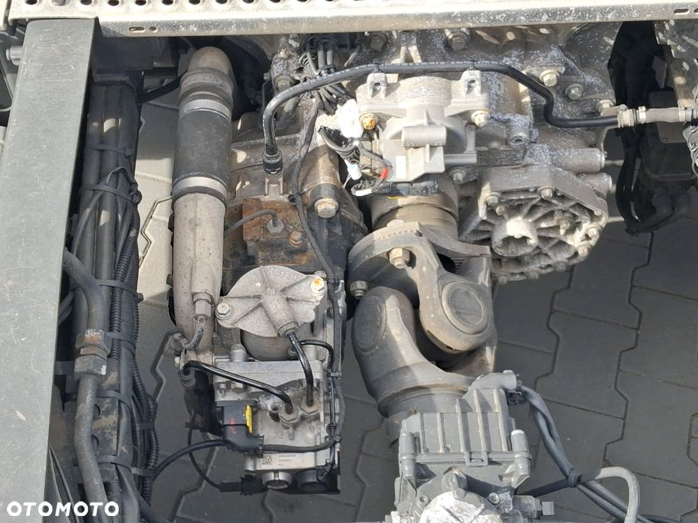 Mercedes-Benz 1845, Standard - 9