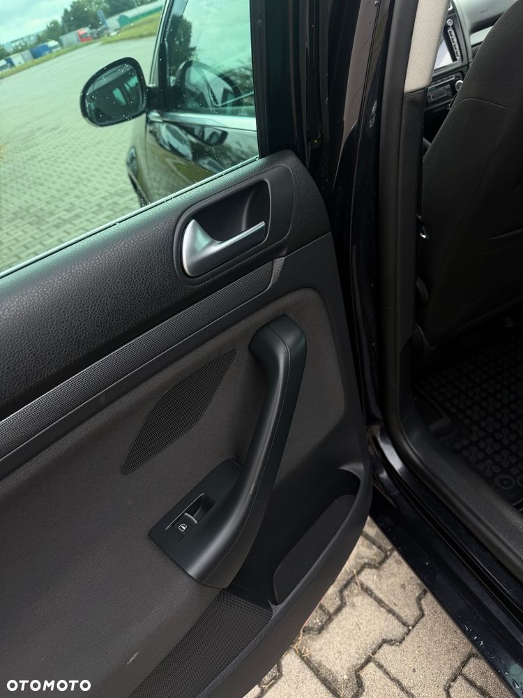 Volkswagen Golf 1.6 TDI DPF Style - 23