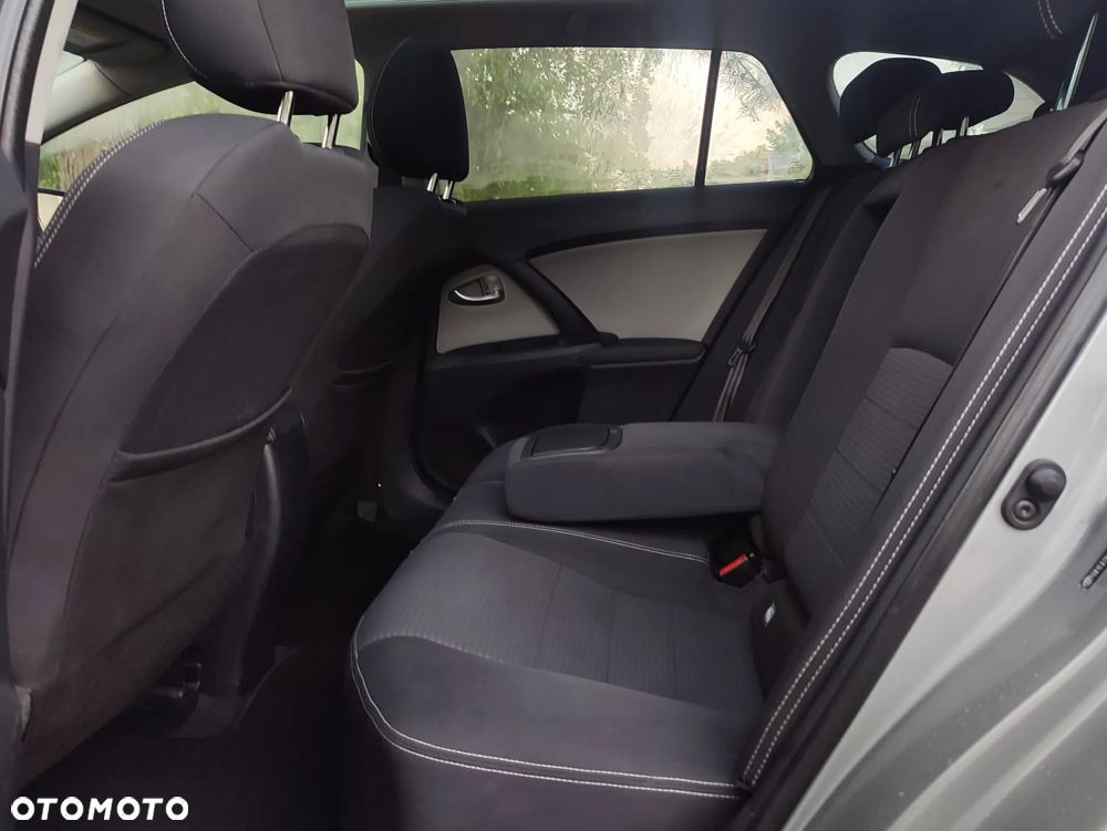 Toyota Avensis Touring Sports 1.8 Multidrive S Executive - 18