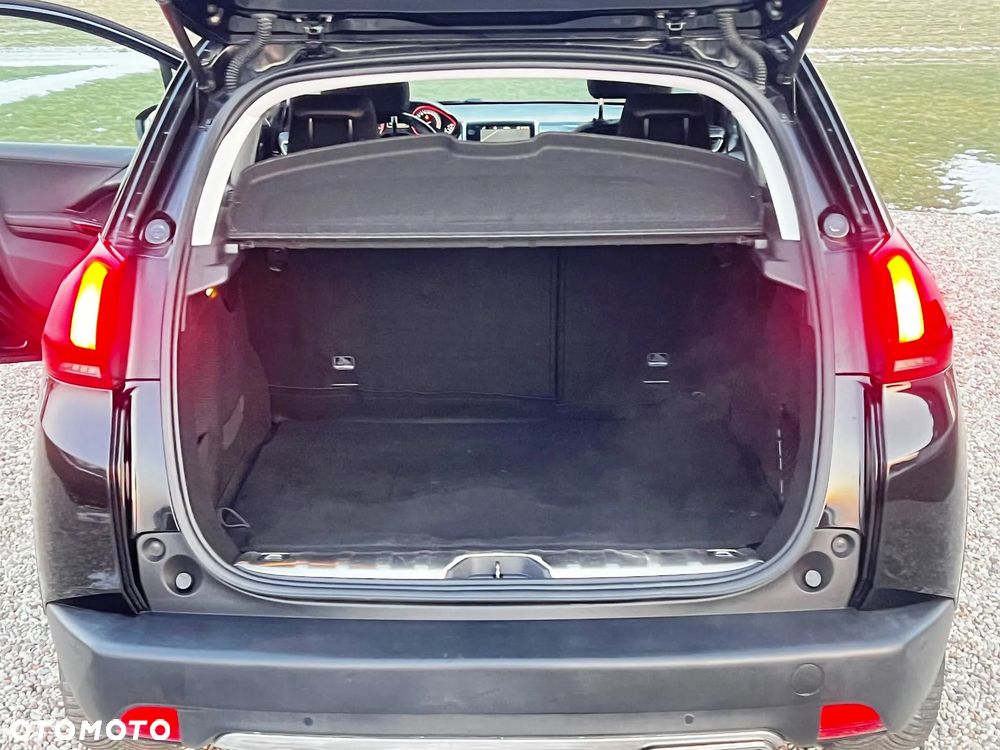 Peugeot 2008 BlueHDi 120 EAT6 Black Edition - 37