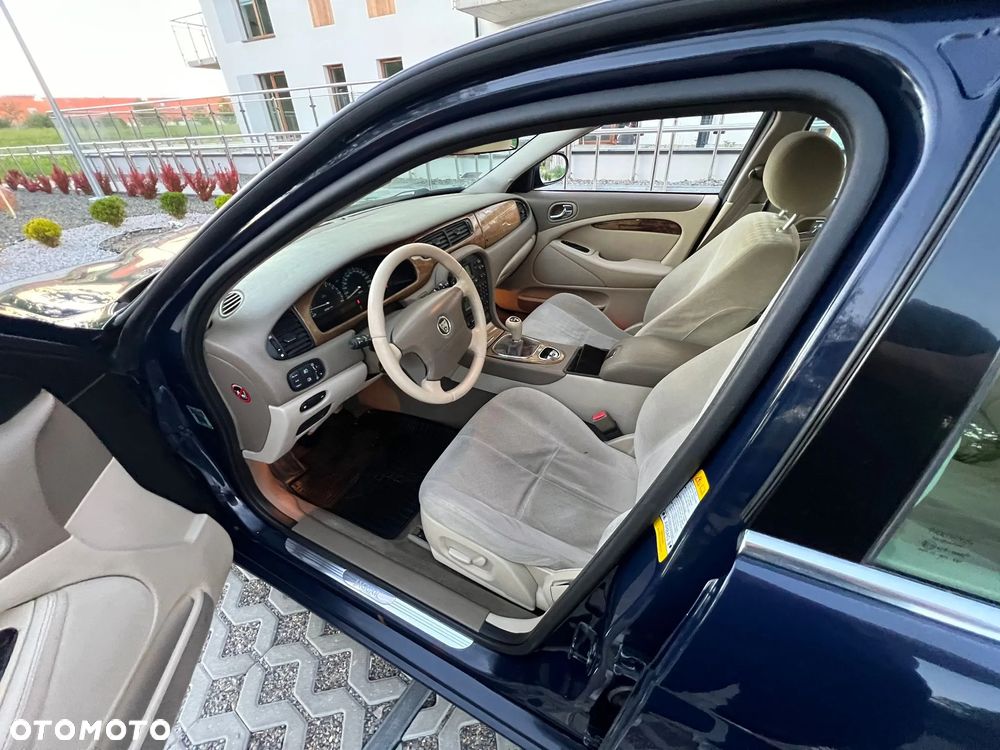 Jaguar S-Type 2.5 V6 Sport - 36