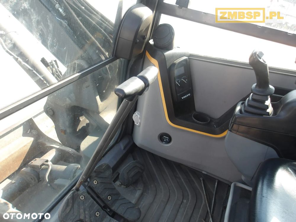Volvo ECR88D - 17