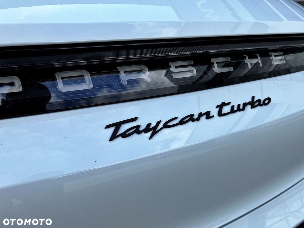 Porsche Taycan - 40