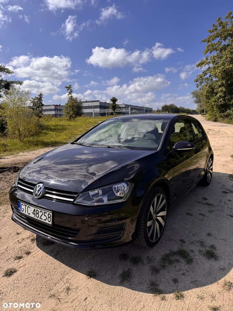 Volkswagen Golf - 1