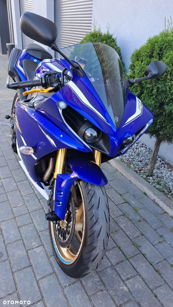 Yamaha R1 - 21