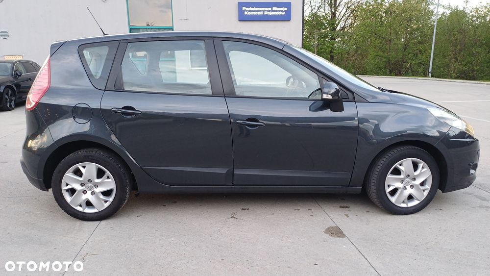 Renault Scenic 1.6 16V 110 TomTom Edition - 10