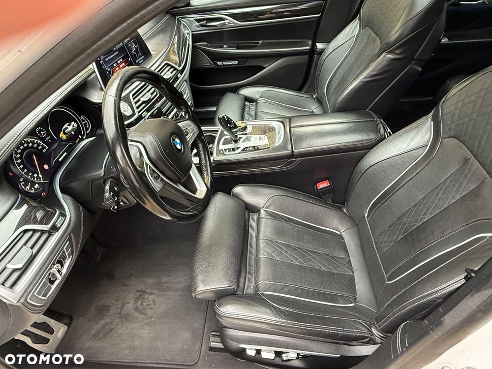 BMW Seria 7 750Li xDrive - 19