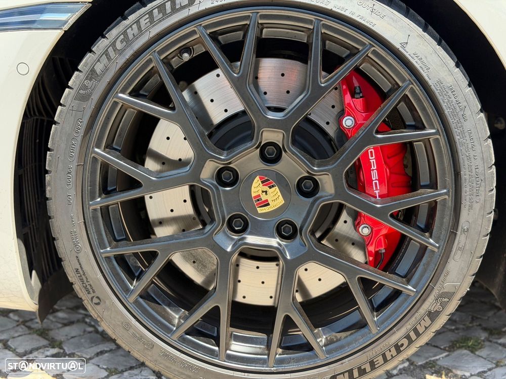 Porsche 911 (992) - 17