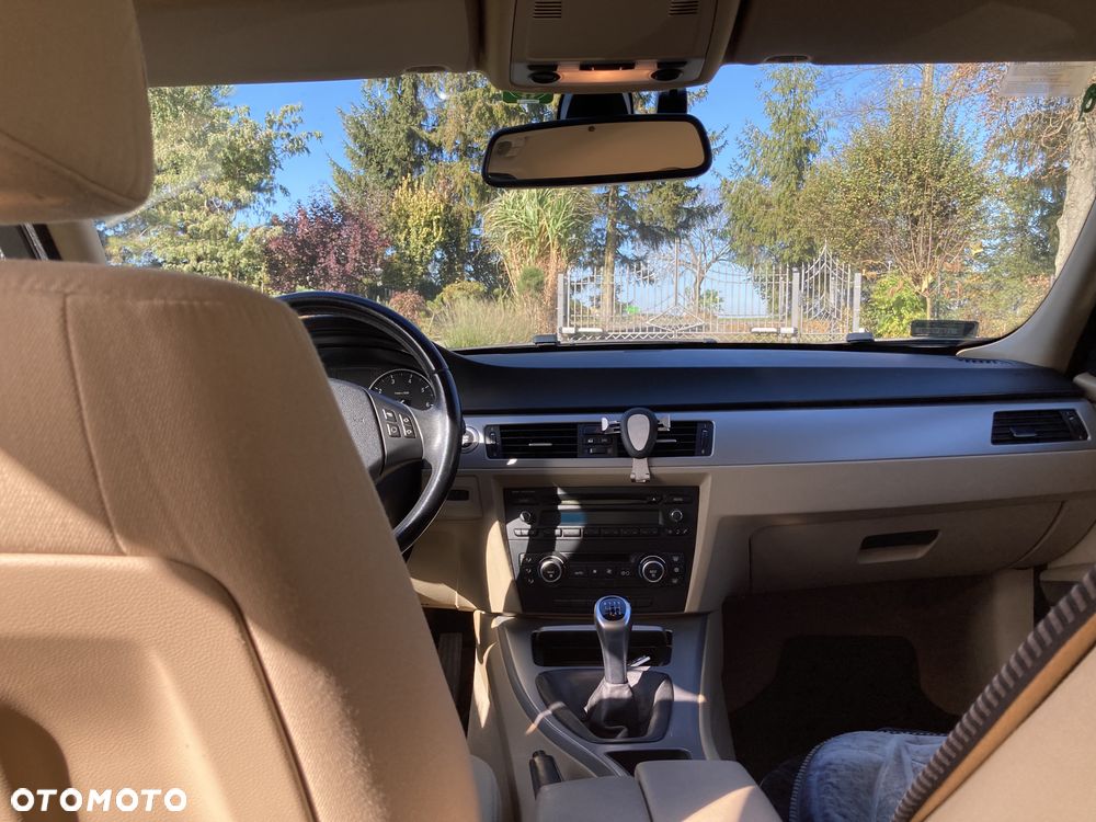 BMW Seria 3 316i - 12