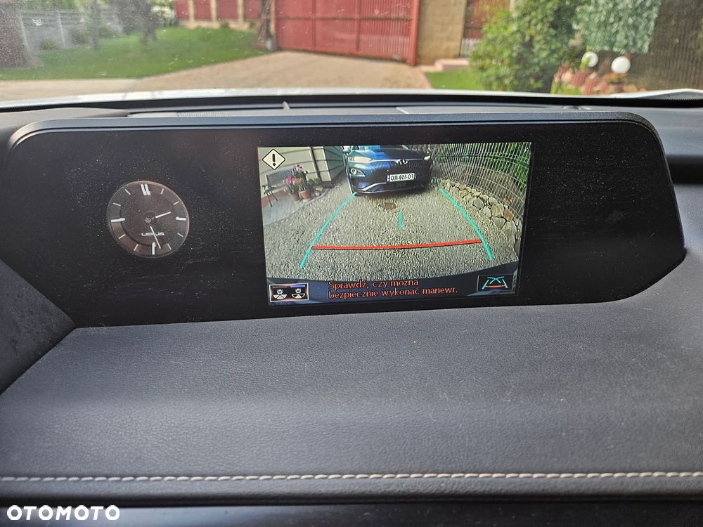 Lexus UX 250h (E-FOUR) Luxury Line - 15