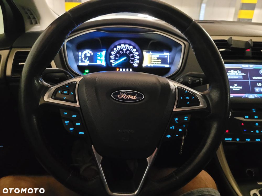 Ford Fusion - 33