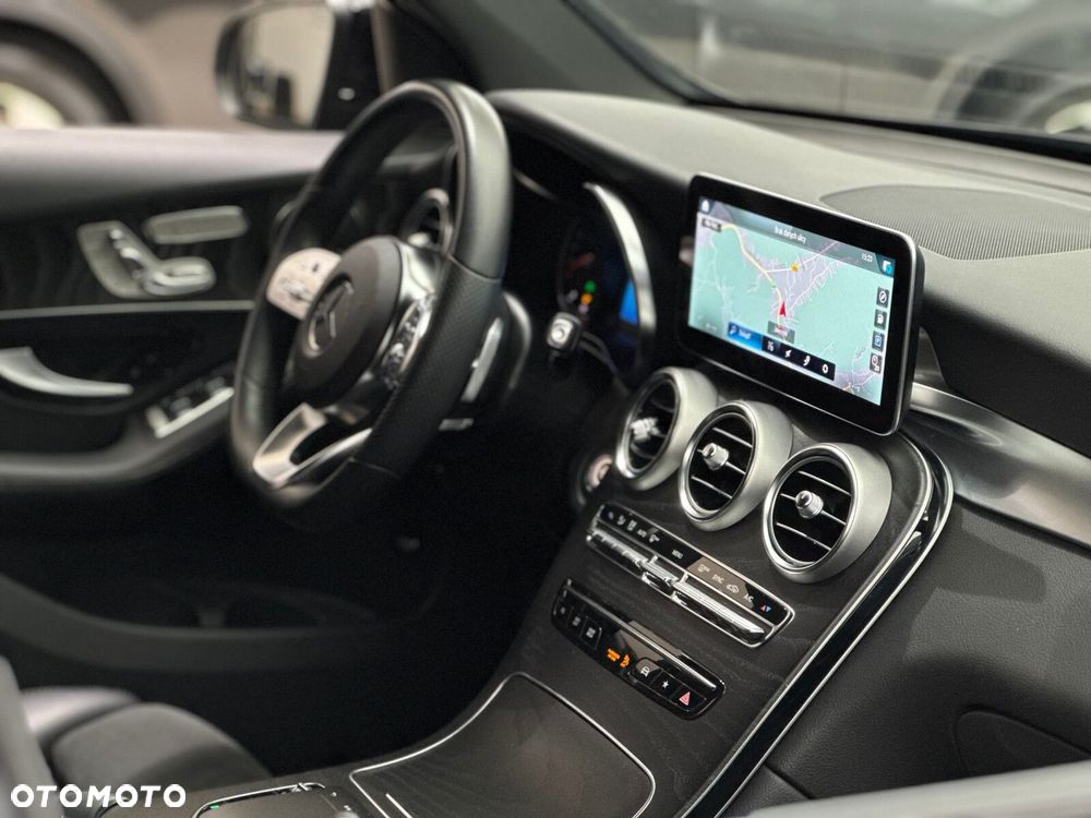 Mercedes-Benz GLC - 38