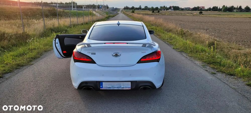 Hyundai Genesis Coupe 2.0 TCI Executive - 7