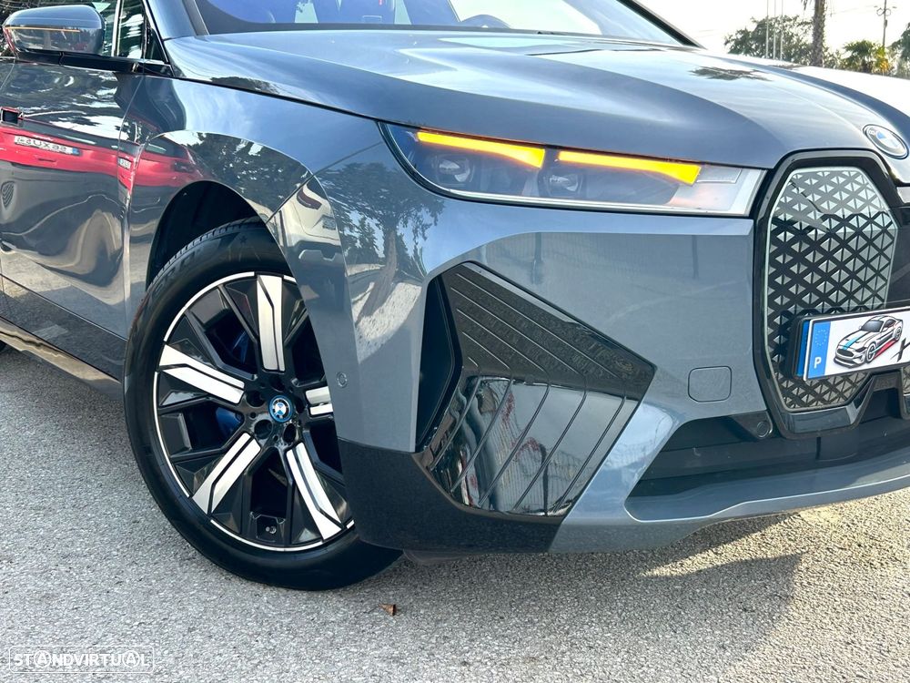 BMW iX xDrive 40 Pack Desportivo - 7