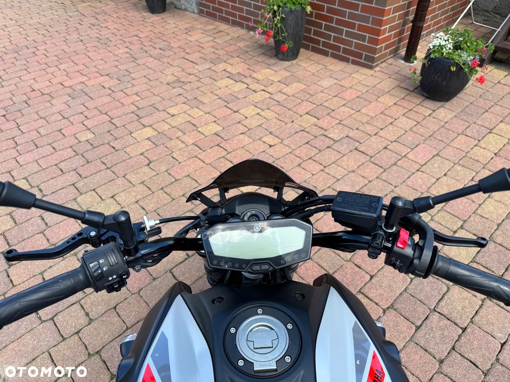Yamaha MT - 17