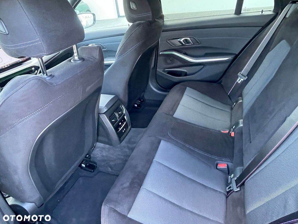 BMW Seria 3 330i M Sport sport - 30