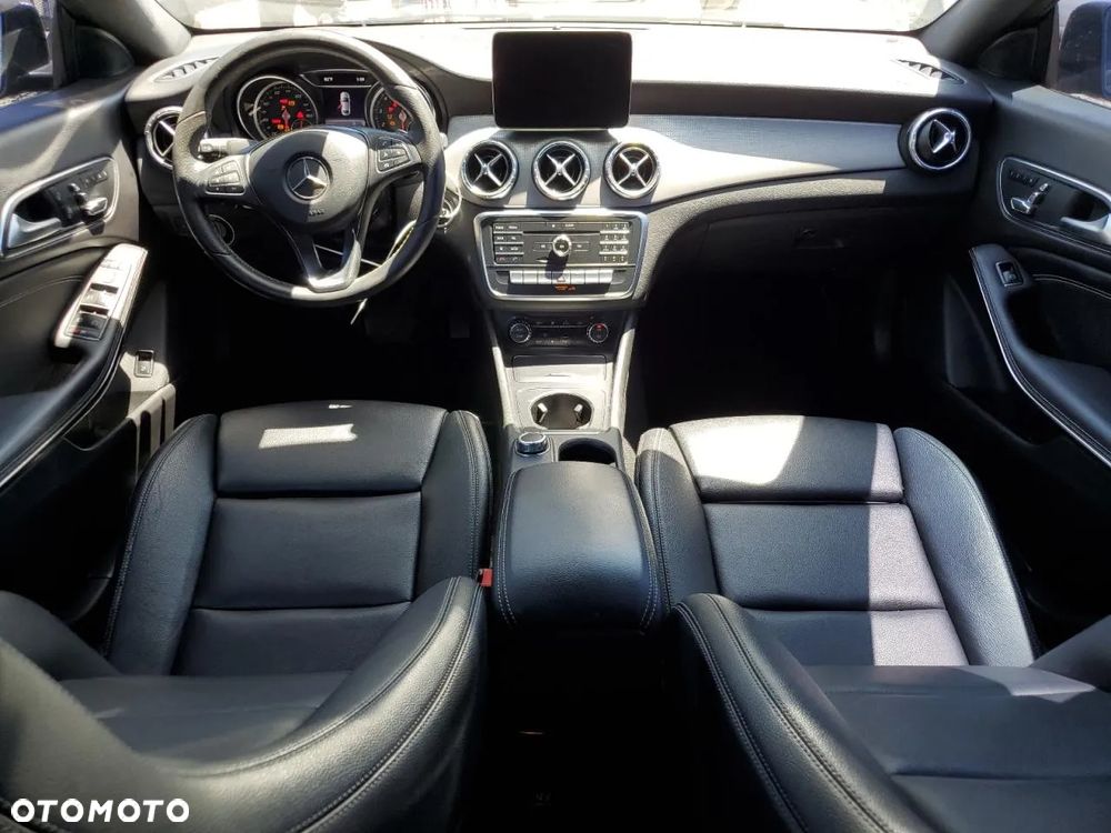 Mercedes-Benz CLA 250 7G-DCT Sport - 7