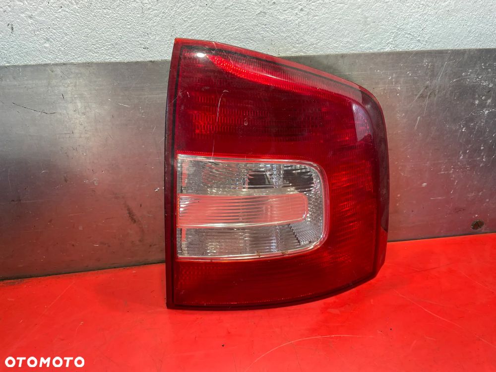 LAMPA PRAWY PRAWA TYŁ TYLNA SKODA OCTAVIA - 2