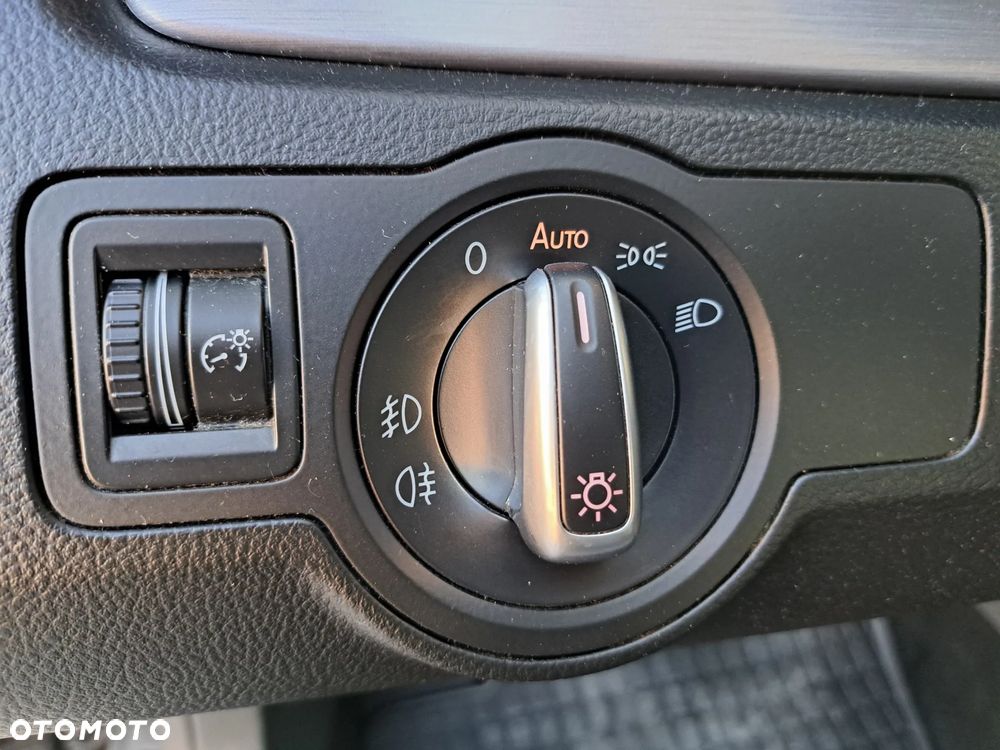 Volkswagen Passat - 34